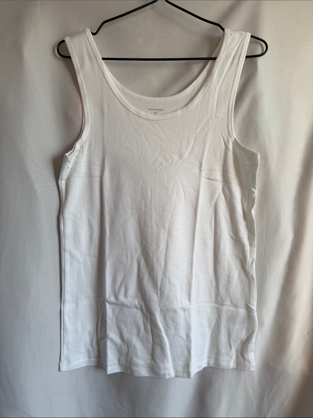 Amazon Essentials Women's White Scoop Neck Tank